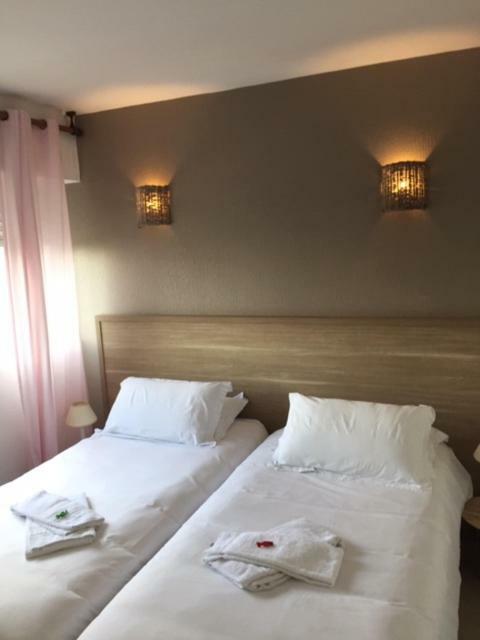 Trois appartements secteur FONCILLON PLAGE Royan Extérieur photo